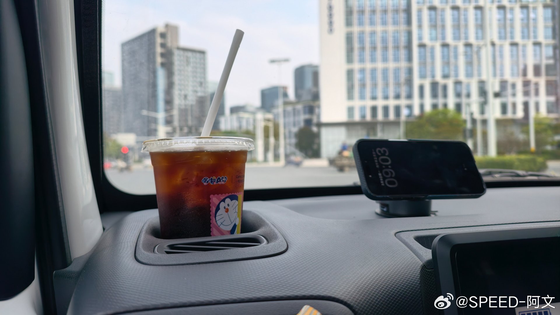 还能放杯美式实用性拉满