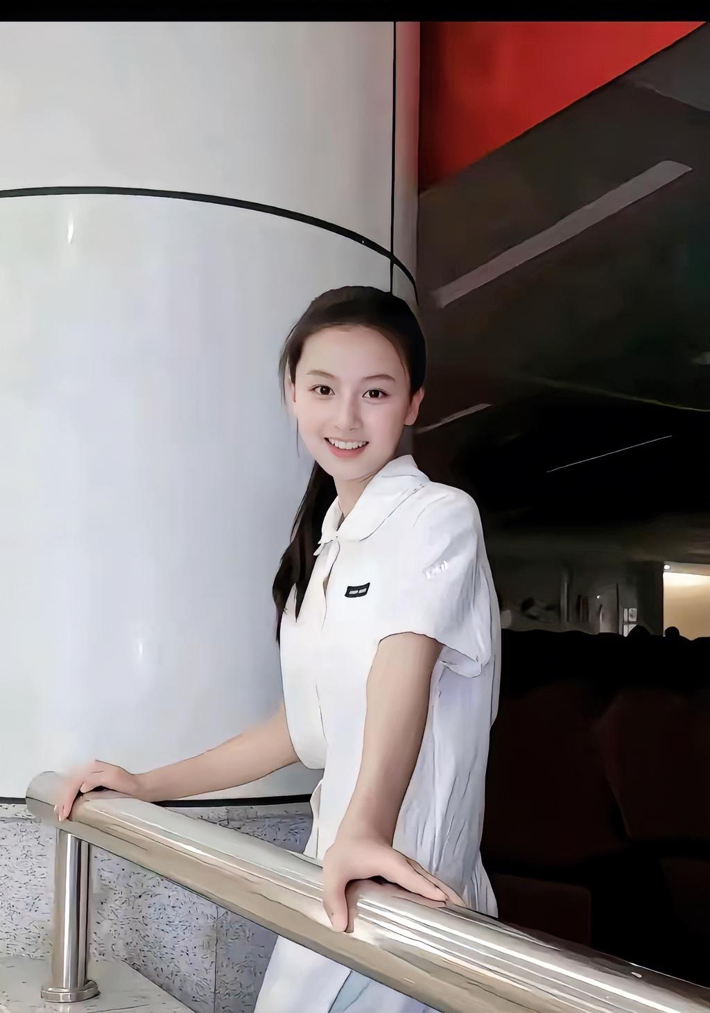 这个100%是黄花大闺女吧