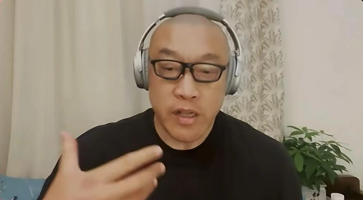 近日，前中国男篮名宿马健在直播时首次谈到具备CBA超巨的几名国内球员。马健说：目