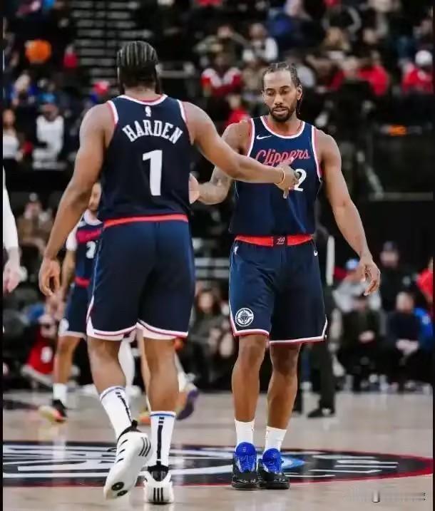 应该能看出祖巴茨，大概率已经是在交易谈判中了！1.这个胜利是全队除祖巴之