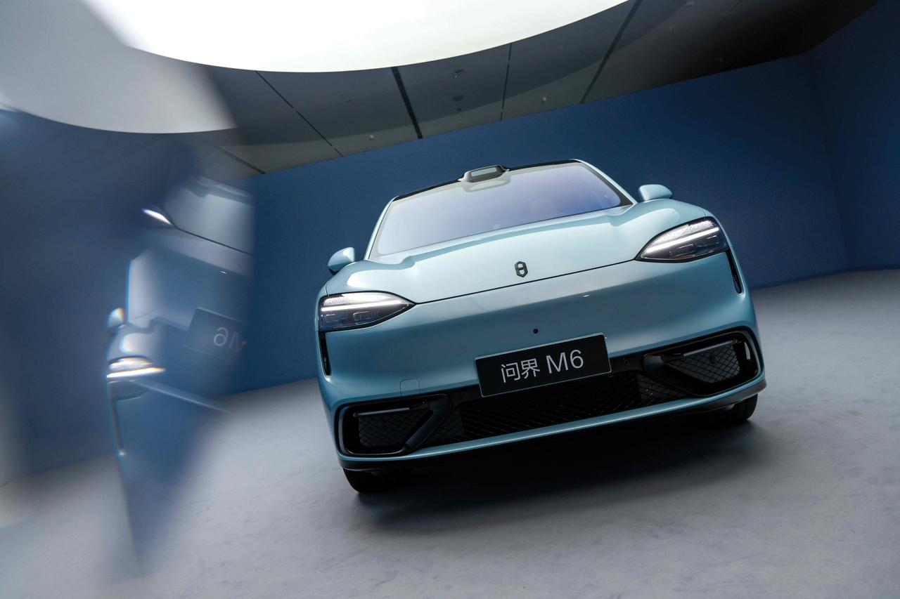 现在的年轻人越来越看重“悦己”，问界M6恰恰读懂了这份需求，从座舱细节到个性化设