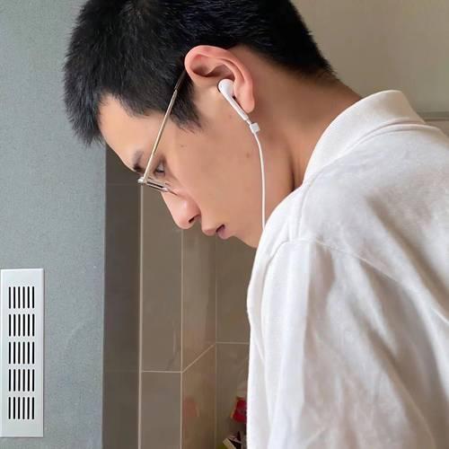 中年男最大的劫难是什么？和妻子各花各的钱，各吃各的饭，各睡各的房间，冷战已经三