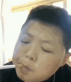 今天坐顺风车是一女司机, 看着看着就流鼻血了