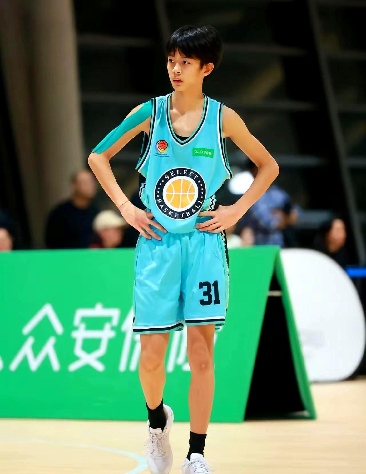 甄嬛的儿子[捂脸哭]…，邓超和孙俪的儿子等等，最近在体育赛道上拿了个团体