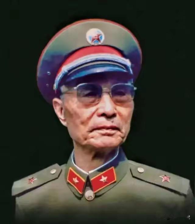 张爱萍将军一生刚正不阿，顶天立地，其风骨如松柏长青，尤以两件壮举彰显出一位真正共