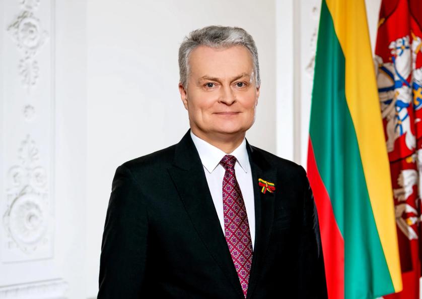 新加坡前国会议员吴俊刚发文指出：“过去四年来，中国断绝和立陶宛的外交和经贸往来，