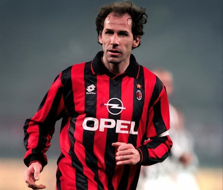 巴雷西、马尔蒂尼，米兰两个时代的神！很多米兰老球迷都有一种感觉，明明马队和巴雷