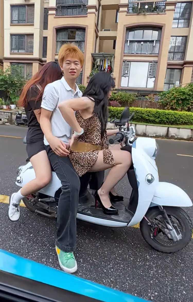 一个40多岁的单身狗说，我要是有黄毛的手段，也不至于到现在还找不到老婆。哎，只