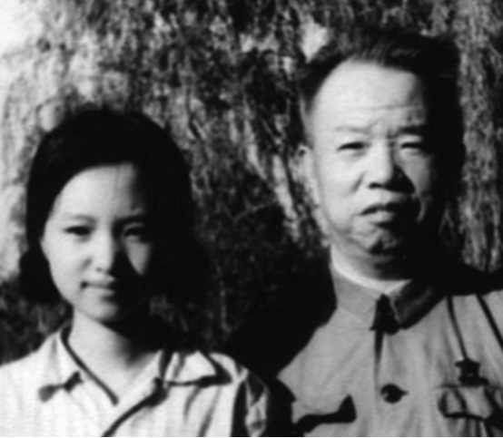 1971年，王树声到部队看望女儿，却被警卫兵蛮横拦下，请您排队等候，领表登记，王