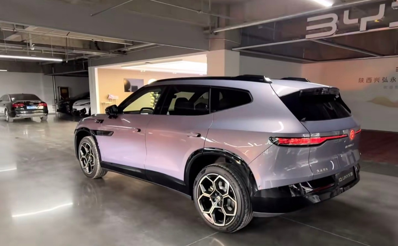 大众安徽与众08实车曝光，定位纯电中大型SUV，车长5000mm，轴距3030m