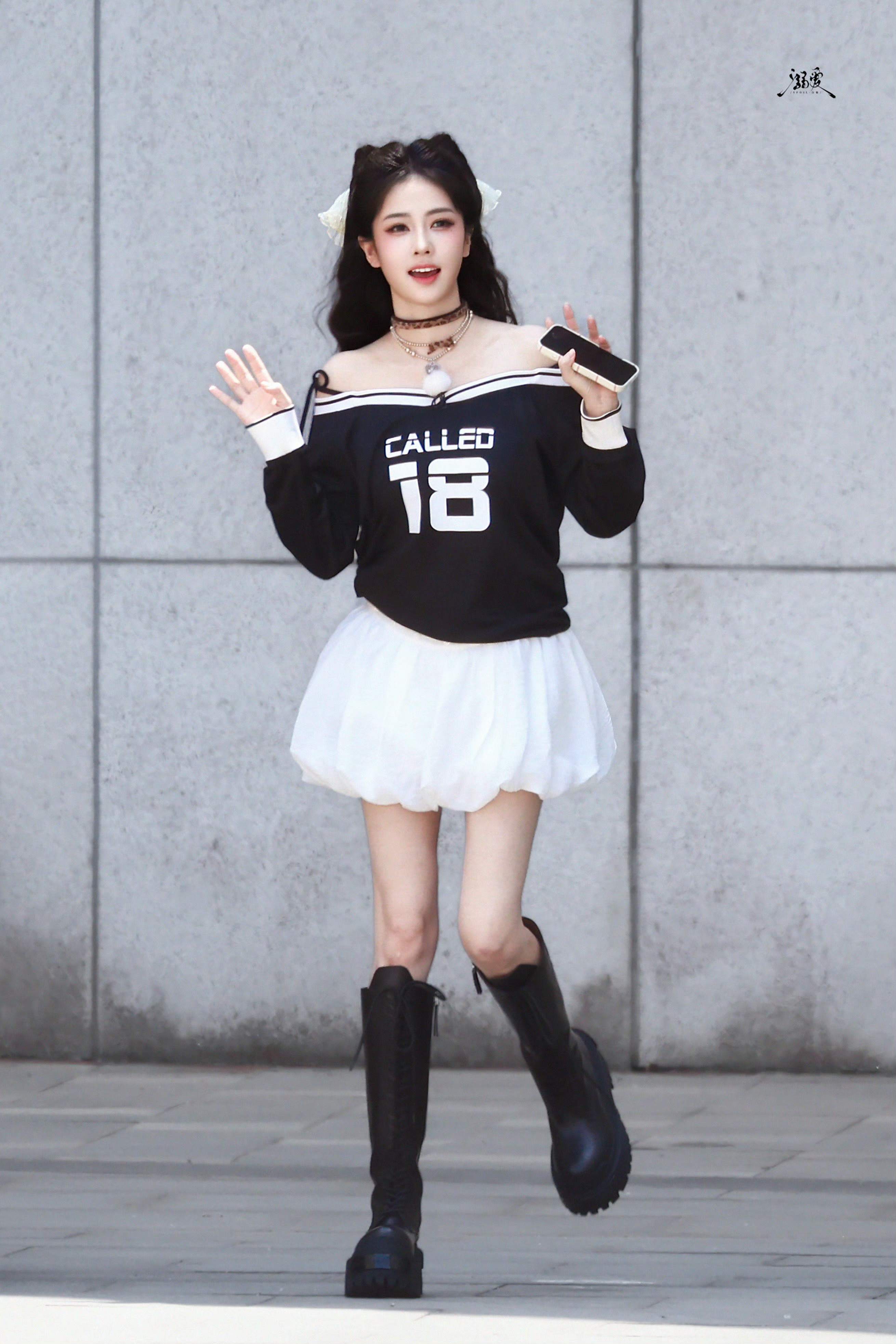 白鹿真好看！又野又纯又性感！腿长就要穿短裙！身材真的太好了！今天奔跑吧妆造超漂亮