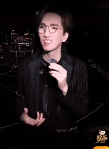 林志炫和Alin的待遇差别怎么这么大？一个自动加入在线阵营，毫无压力，一个要