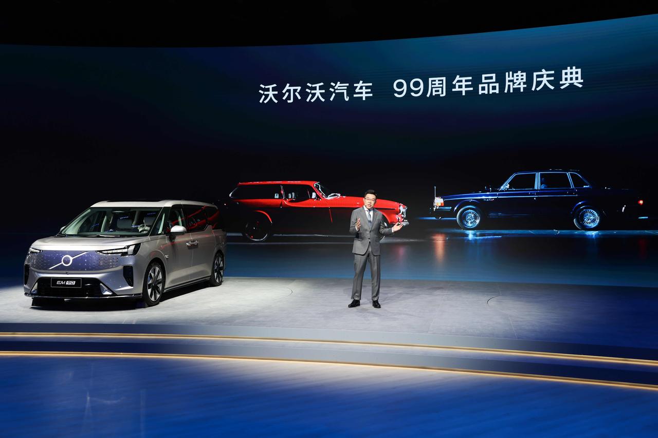 沃尔沃品牌99周年，北京车展诚意推出全新XC70。XC70自从去年9月上市以