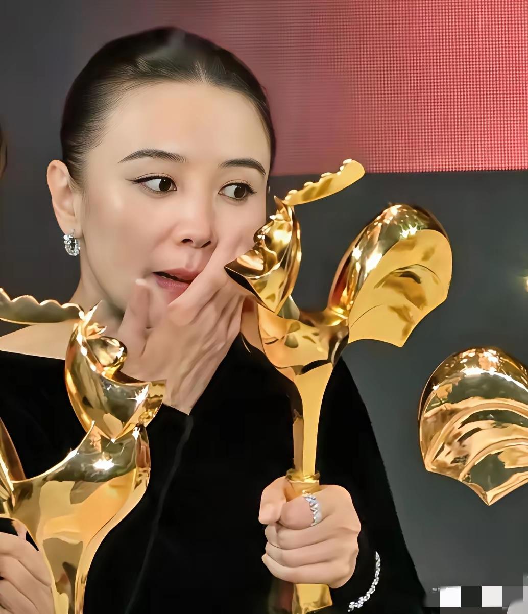 我敢说，今年金鸡奖最松弛的女明星，不是倪妮，不是辛芷蕾，绝对是影后宋佳，