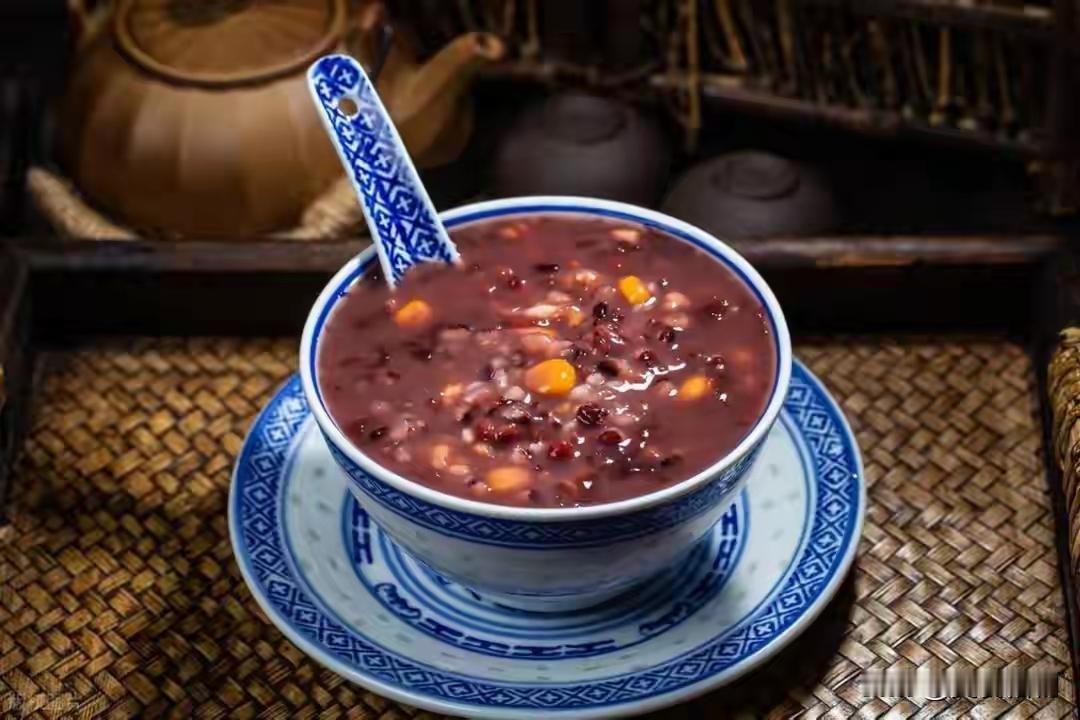腊八第一口粥，可能决定你春节在哪过：这5个喝粥“雷区”，踩一个就能让ICU提前拜