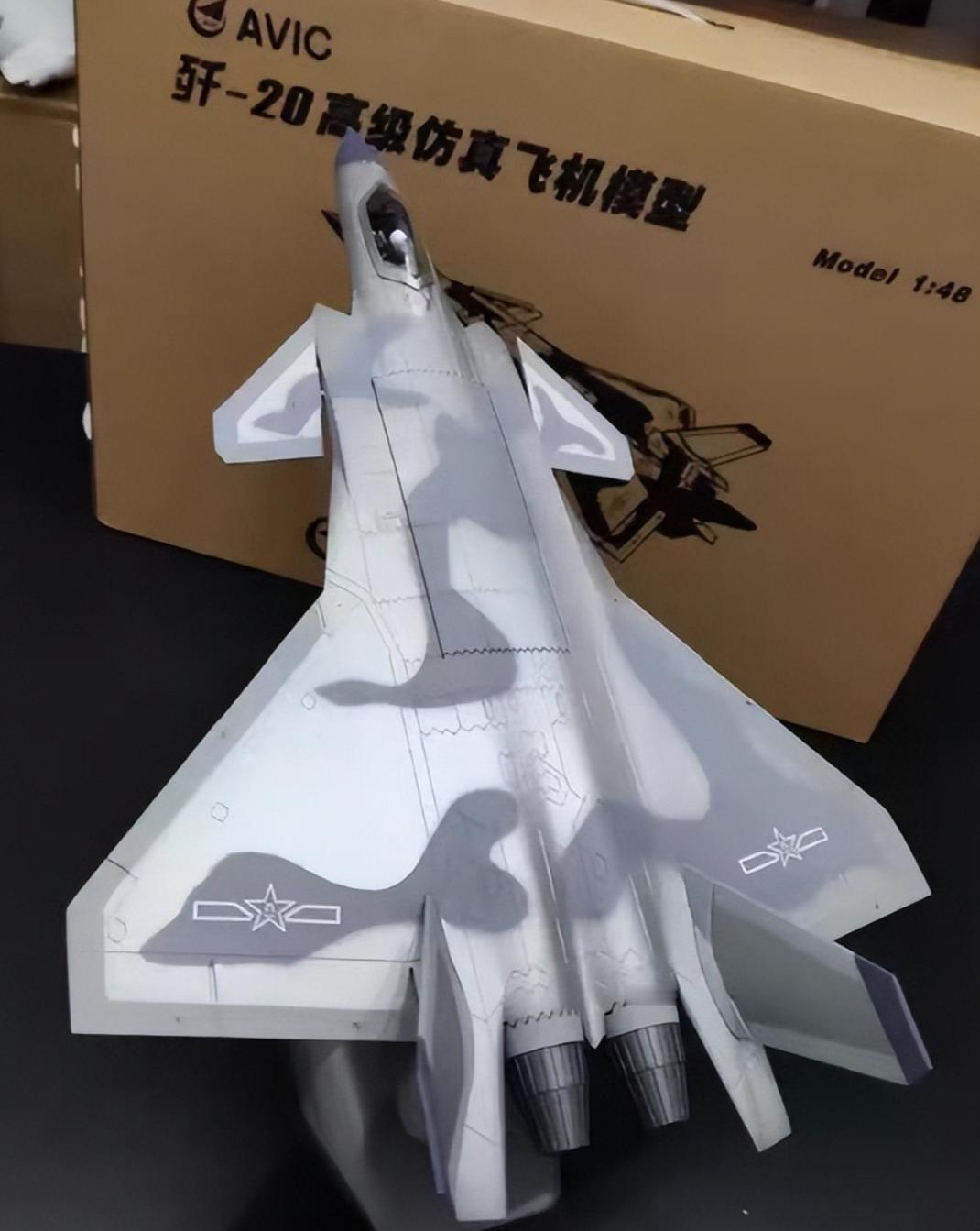 只想问一句，这个仿真的歼-20模型，在哪能买到？大家有没有想过，先是歼-20