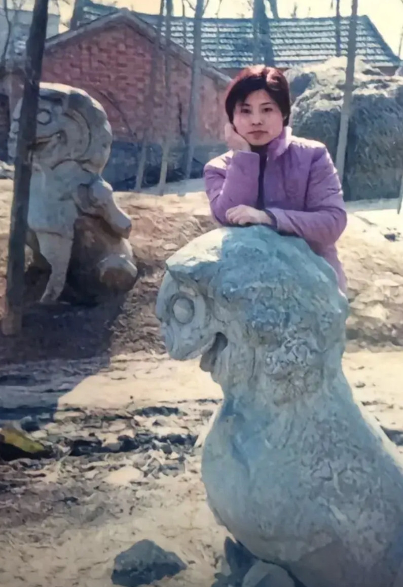 安徽农村丢了一对古代石狮子，报警没找到，今在徐州博物馆看到了，一查与丢时间吻合