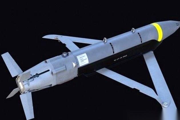 我跟你说个事儿，你可千万别笑。美国人，现在正急得跳脚，跟黎巴嫩要一样东西。要