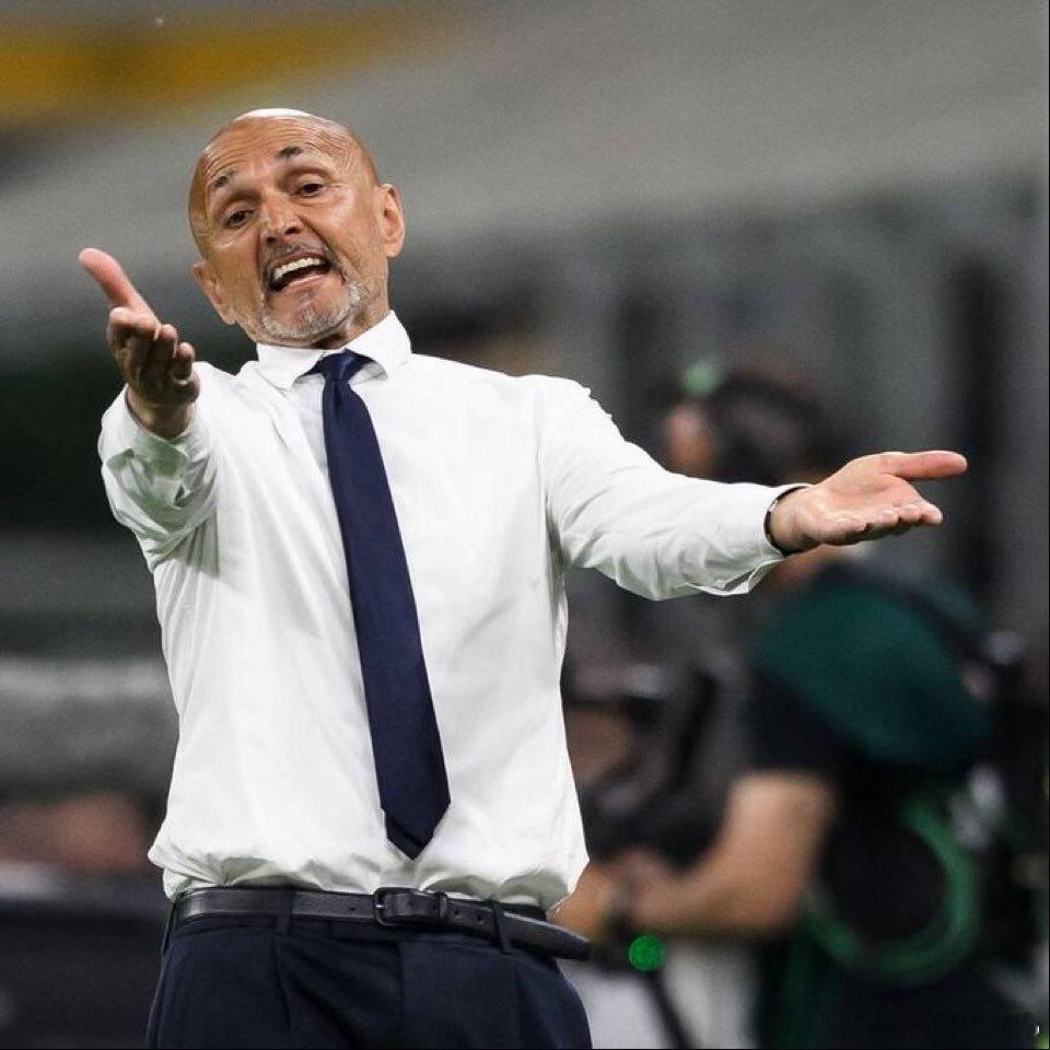 斯帕莱蒂在客场战平米兰后的发言🔊：“我们继续我们的道路。上半场我们试图控制比