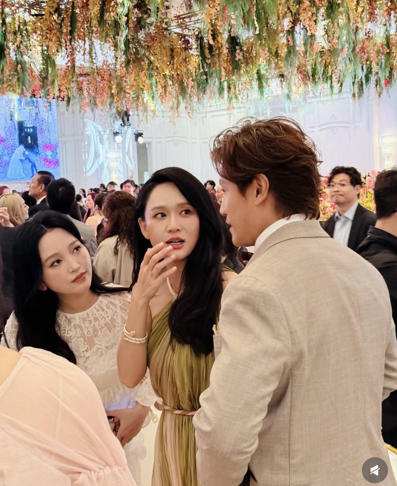 多位明星现身参加何猷君奚梦瑶答谢宴！黄晓明、陈乔恩、袁弘夫妇、金莎都来了。9