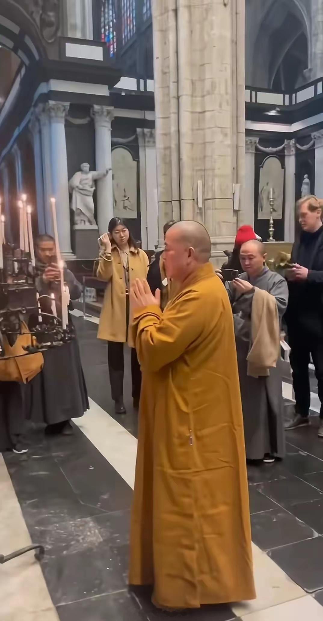 不是，他真去拜洪秀全的爹了？？​​​