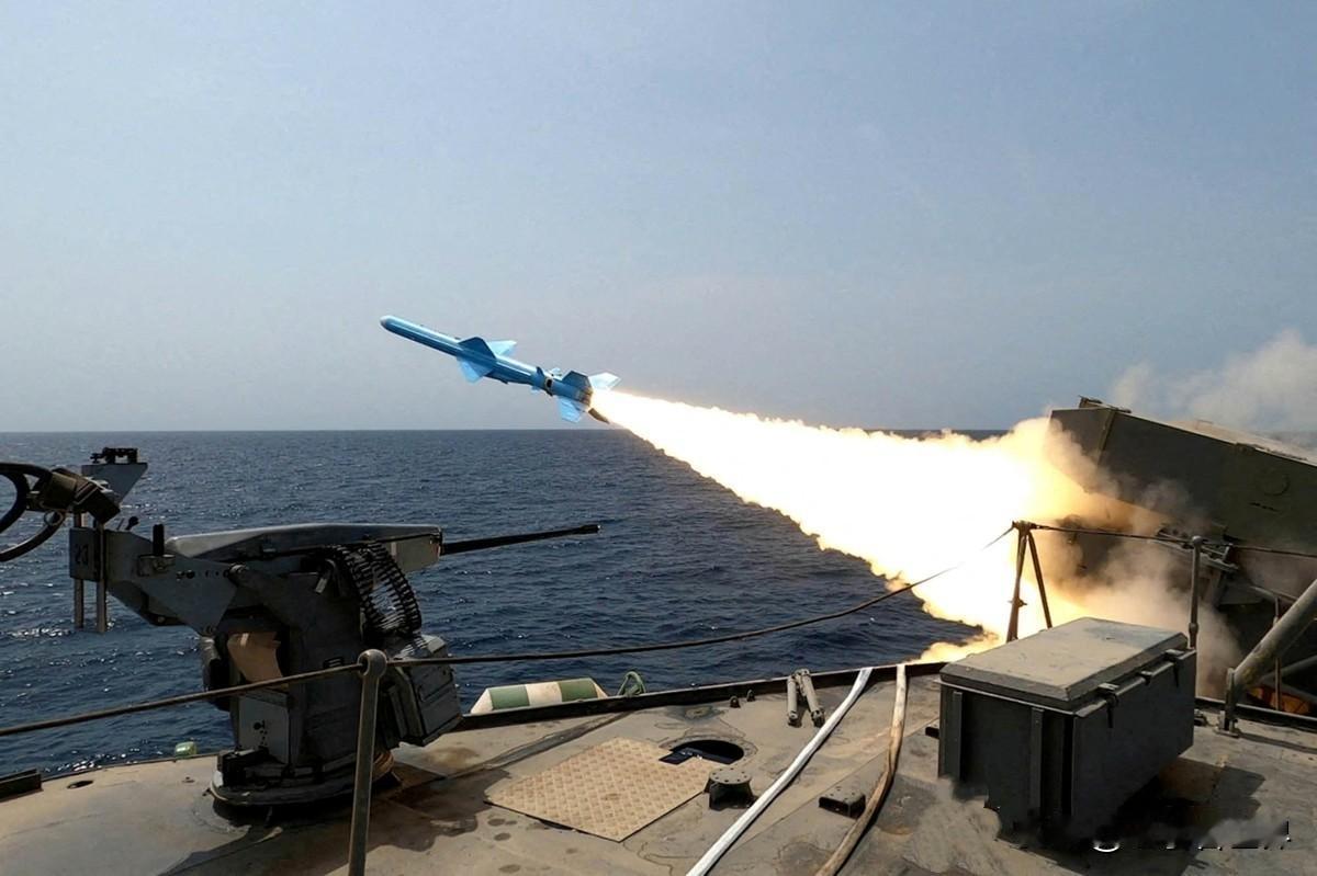 【最新消息：伊朗在多个城市进行导弹发射演习】德黑兰时间2025年12月22日，