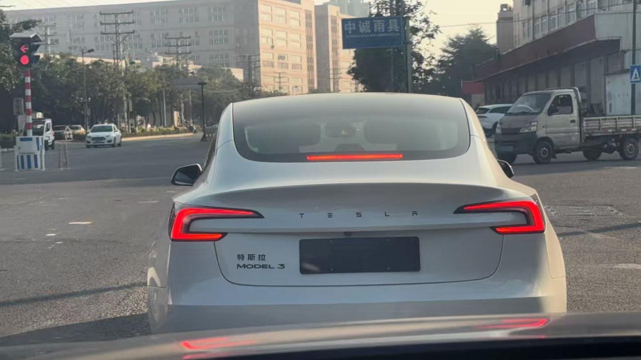 本田CRV保养注意事项：油车变速箱油是2年或者4万公里，如果跑的多的，可以适