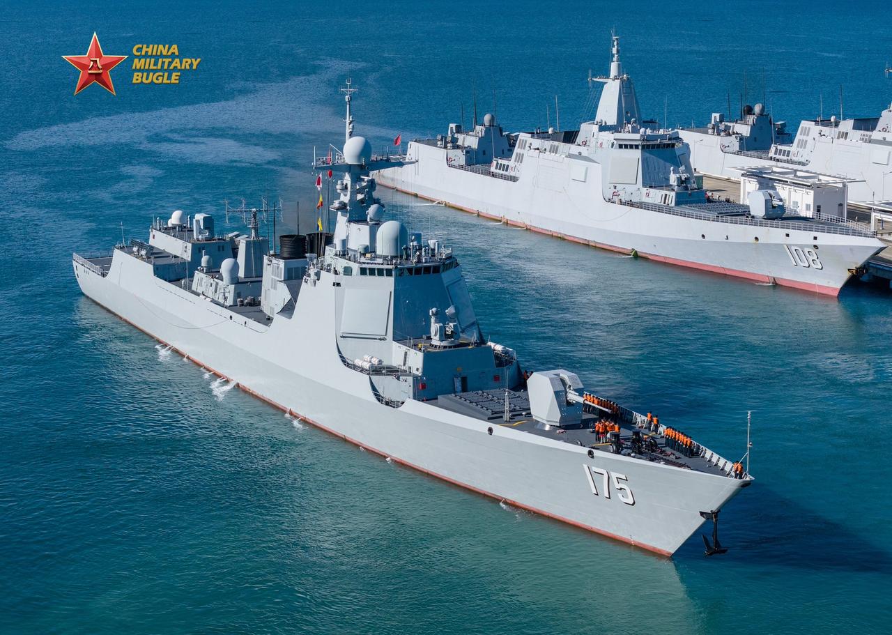 官媒发布，解放军海军在南海进行的高强度、全天候演习。参加演习的舰艇有：055大