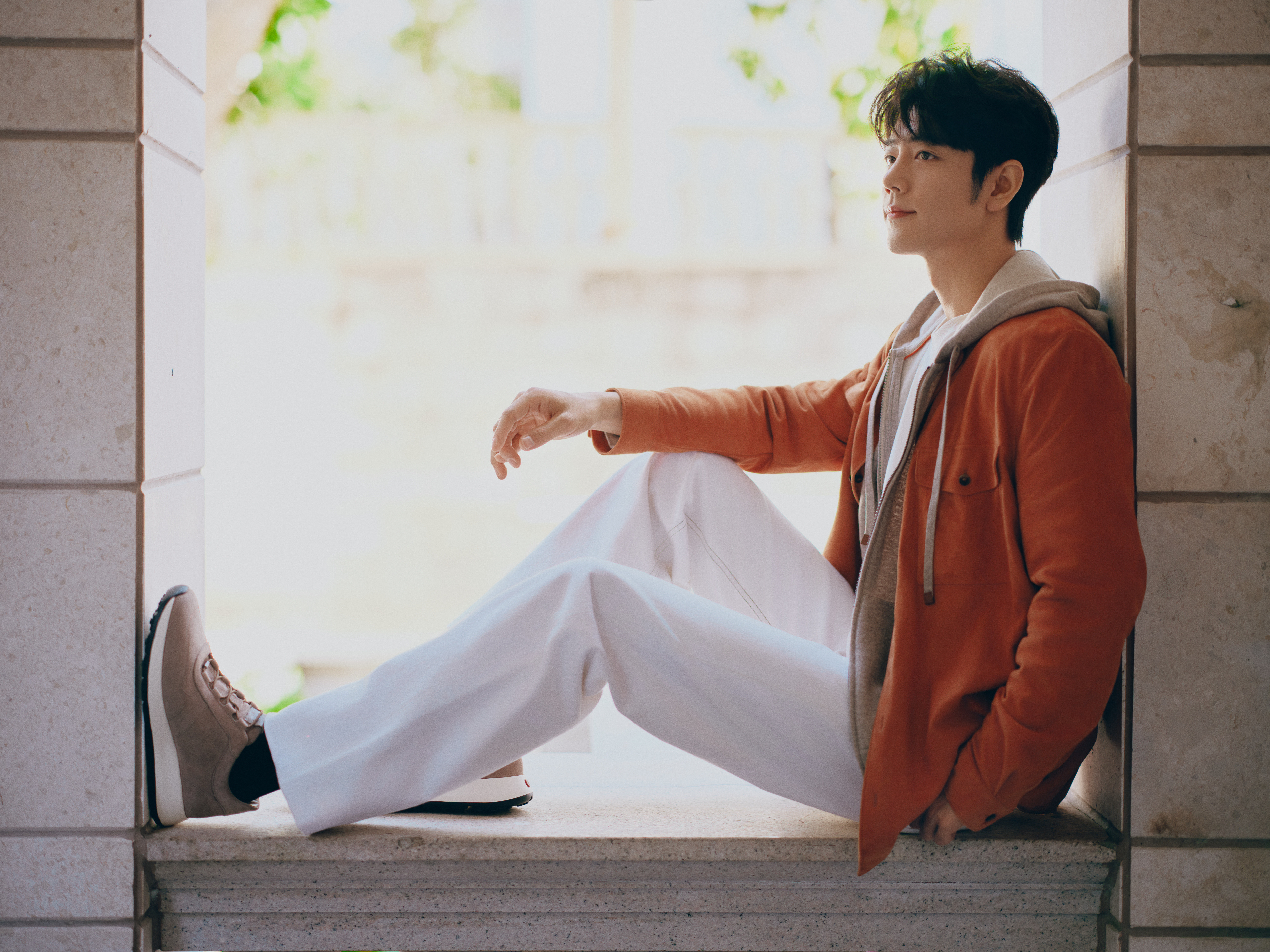 【肖战完全青春男大】谁懂，今天的造型完全是阳光开朗男大！还有点梦回几年前的“小太