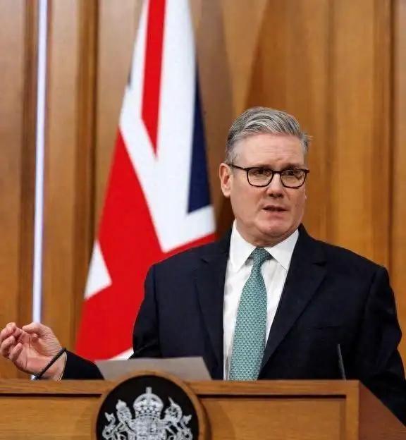 中方重磅发声：坚决反对英方排除中国产品！今年1月斯塔默访华时，还信誓旦旦说要深化