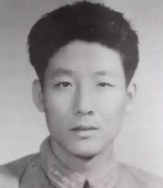 1950年元宵节，哈工大预科班学生孙家栋发现食堂有红烧肉，一时嘴馋的他，决定吃了