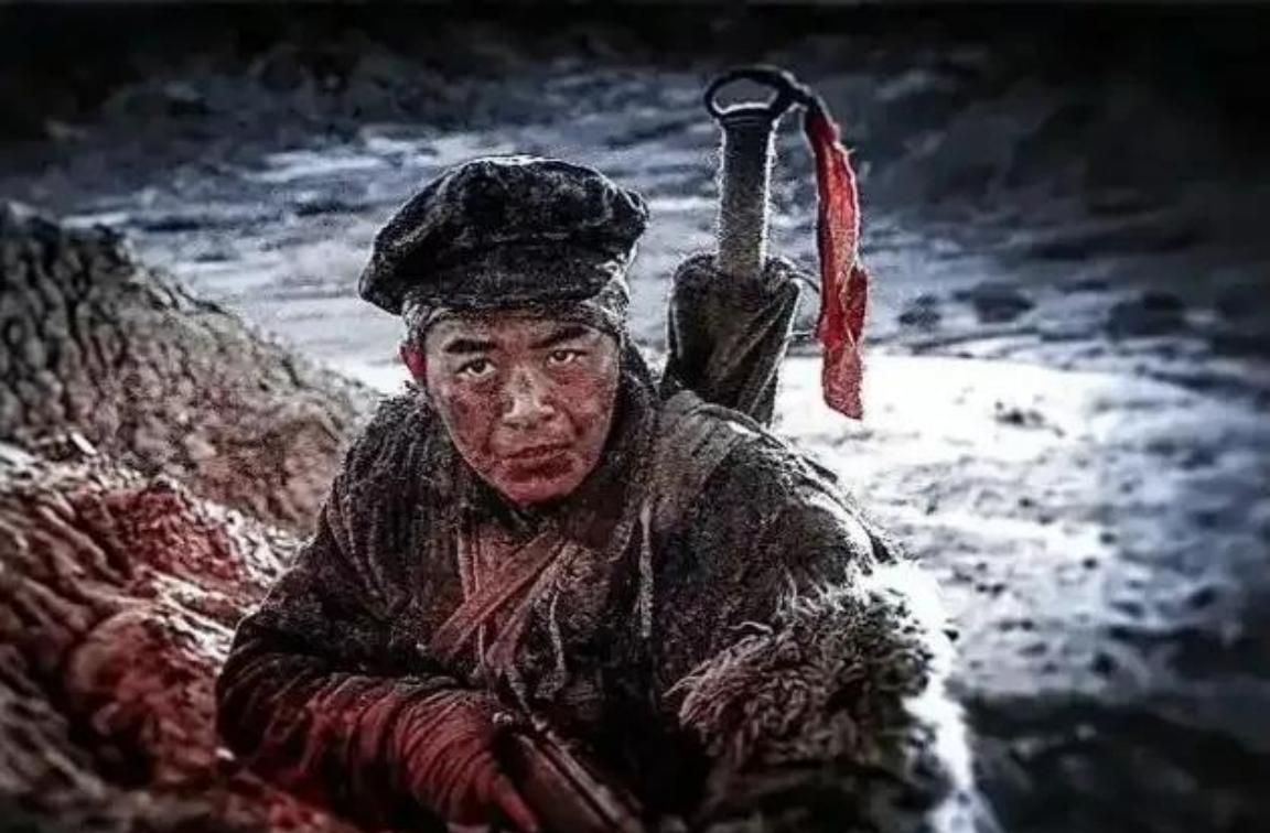 1937年，一走散的西路军战士在村里突然遇到两个马家军骑兵。回去，躲闪，都会引起