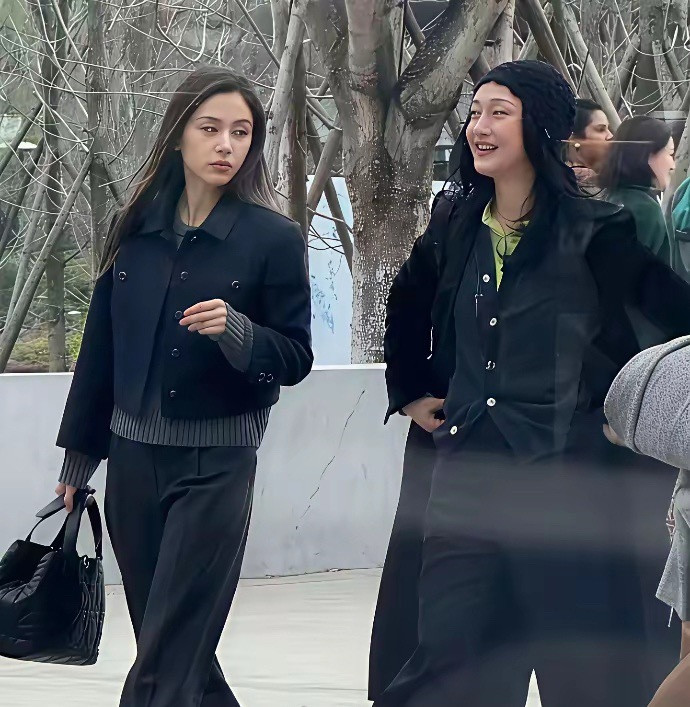 周迅年轻时那叫一个惊为天人，王子文也不矮。