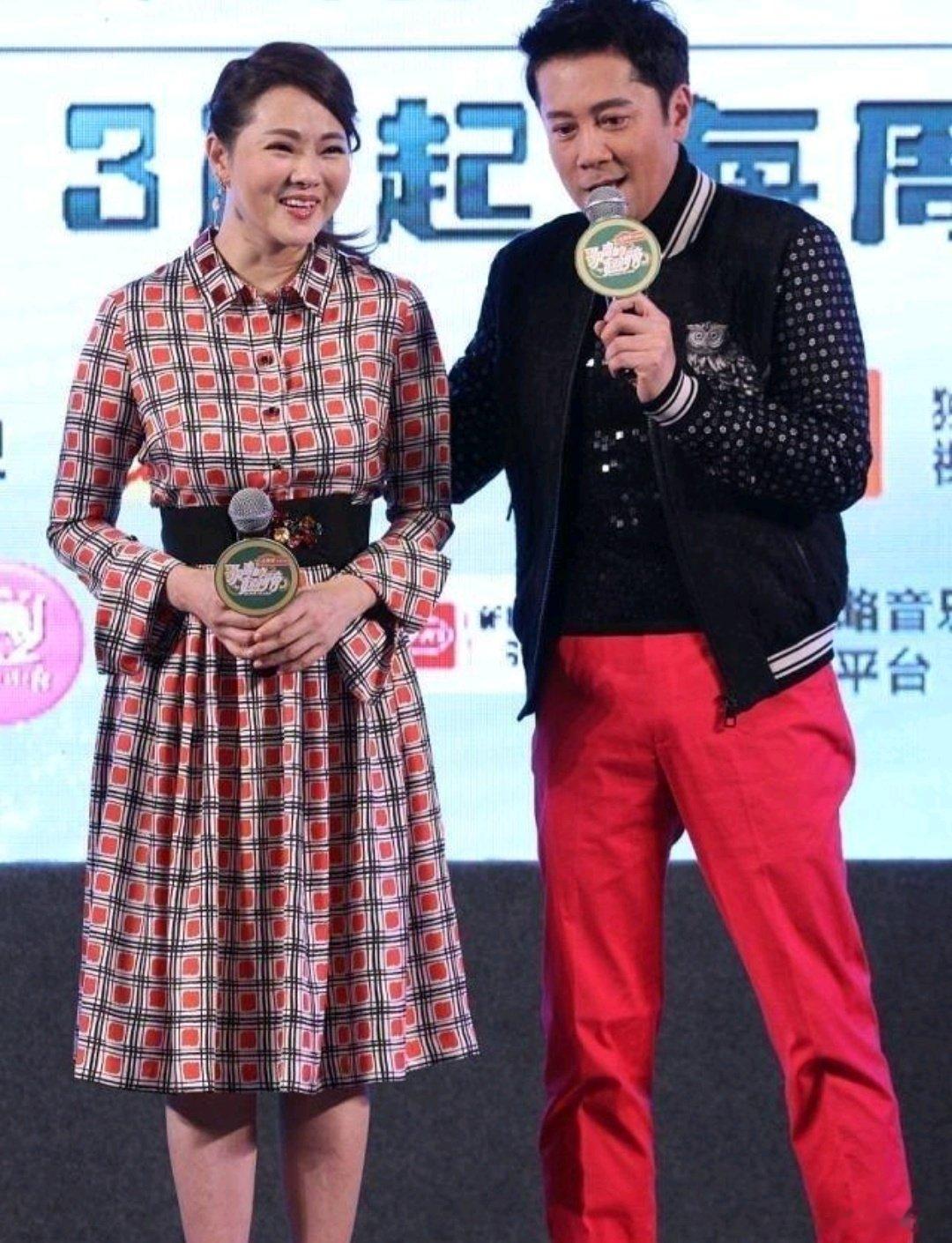 这才是线下伊能静无滤镜的样子，让不少网友直呼，“”以后再也不相信滤镜上了。但是伊能静已经58岁了，这