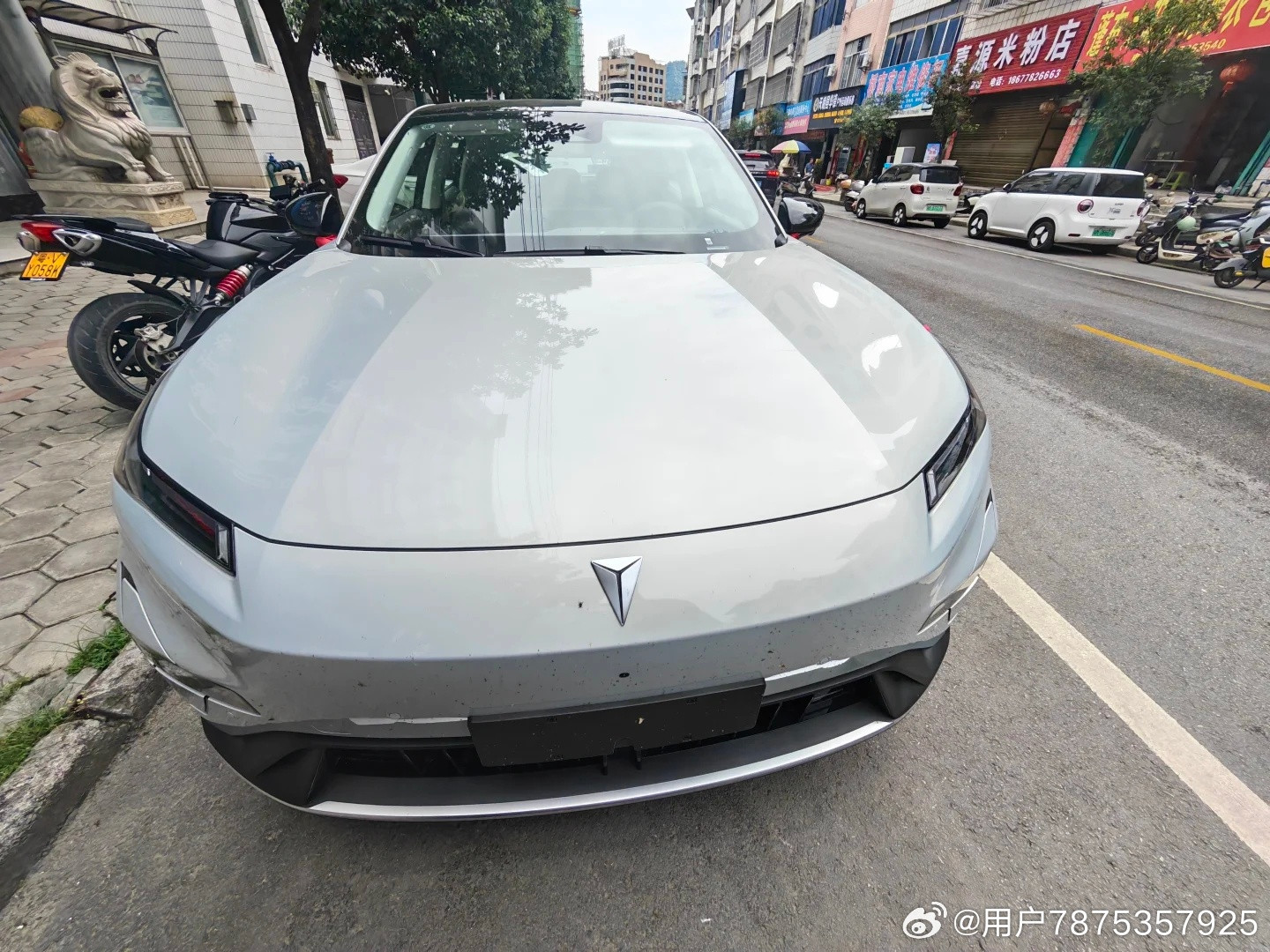 提车深蓝S05一段时间了，最让我欲罢不能的，是它的快充补能效率。以前开电车总患“里程焦虑”，但S05