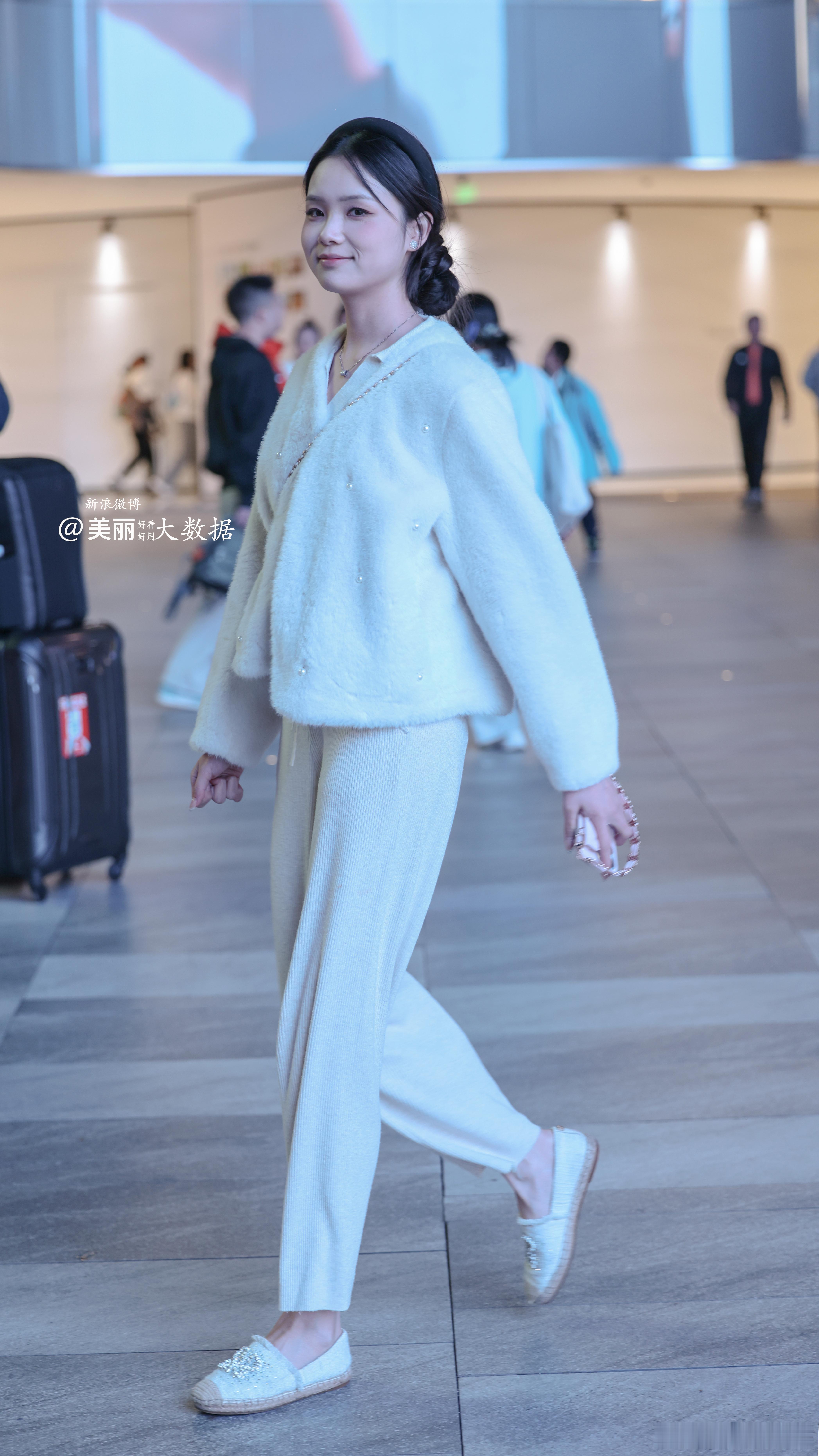 笑容很迷人。调调很酥服。