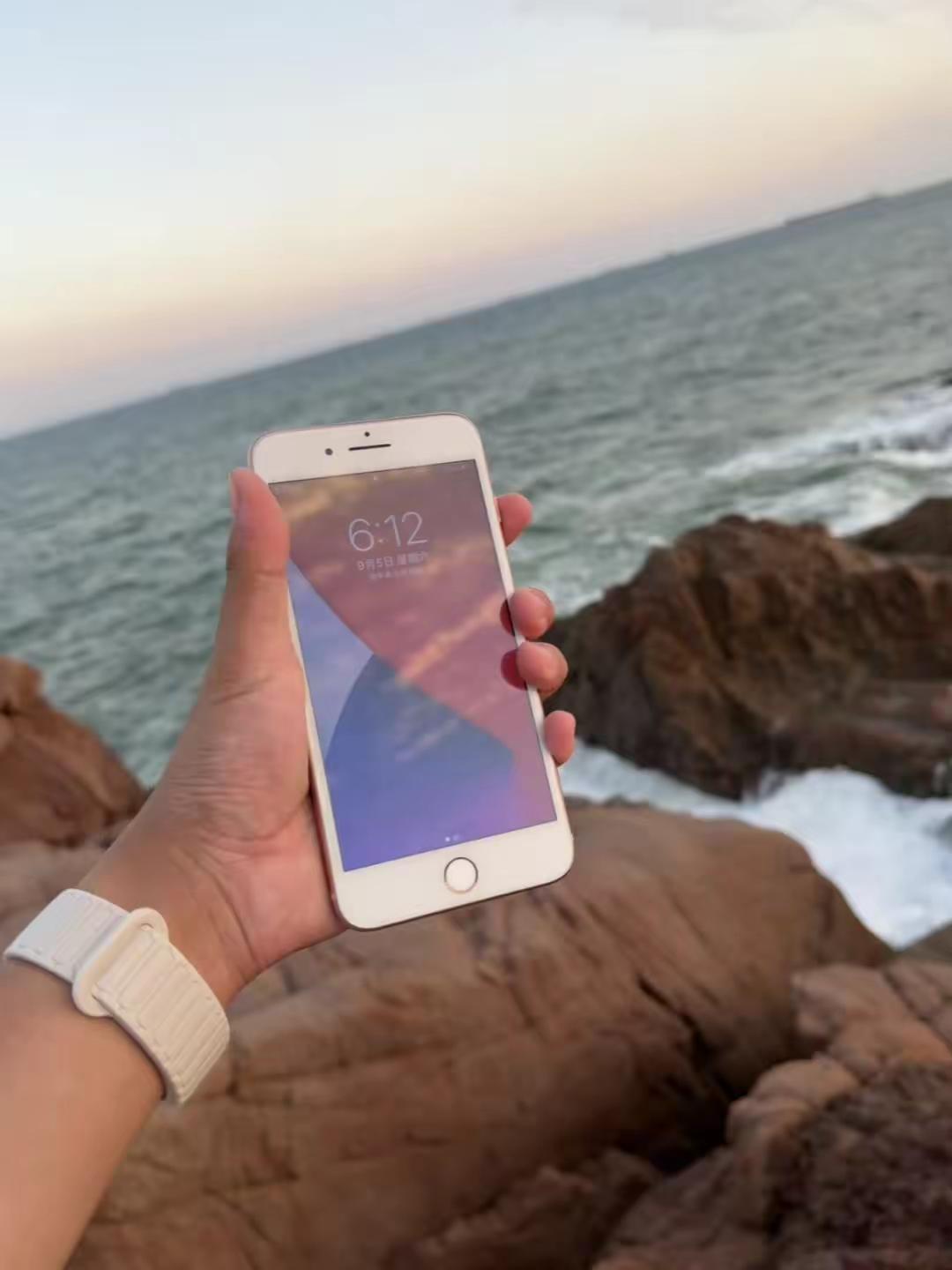 九年前的iPhone目前依然在用9年前家里人把它买回来，我妈先用了三年，然后给
