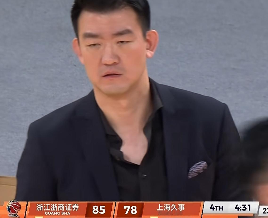 现在除了上海球迷，全国各地大部分球迷都支持广厦夺冠。因为上海队实力太强，假如今