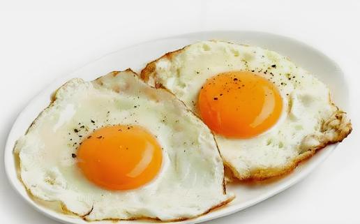 鸡蛋是胆结石“催化剂”？中医提醒：不想结石越长越大，这4类食物尽量少碰作