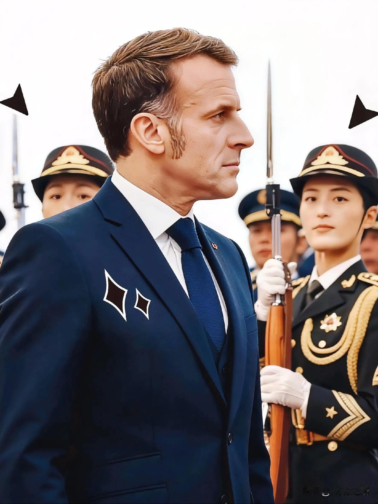 中国女兵惊艳全场！刷到一组照片瞬间被戳中！本以为焦点会是核心人物，没想到第