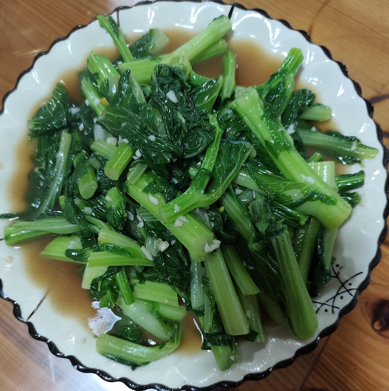 广东的农家菜图一菜心，图二腊肠炒荷兰豆，图三大芥菜，图四蒸鱼，图五芋头扣肉，图六