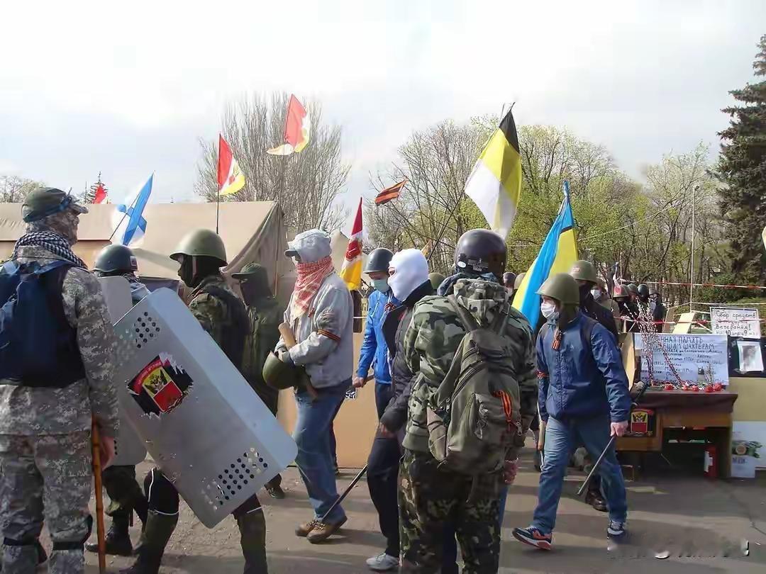 根据外媒报道，乌克兰敖德萨发生大规模民众对抗征兵事件！据媒体报道，