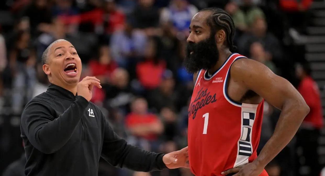 快船无须担忧，今年西部好多坦克队明年超级大年，好多队都开始摆烂了，估计还会往下