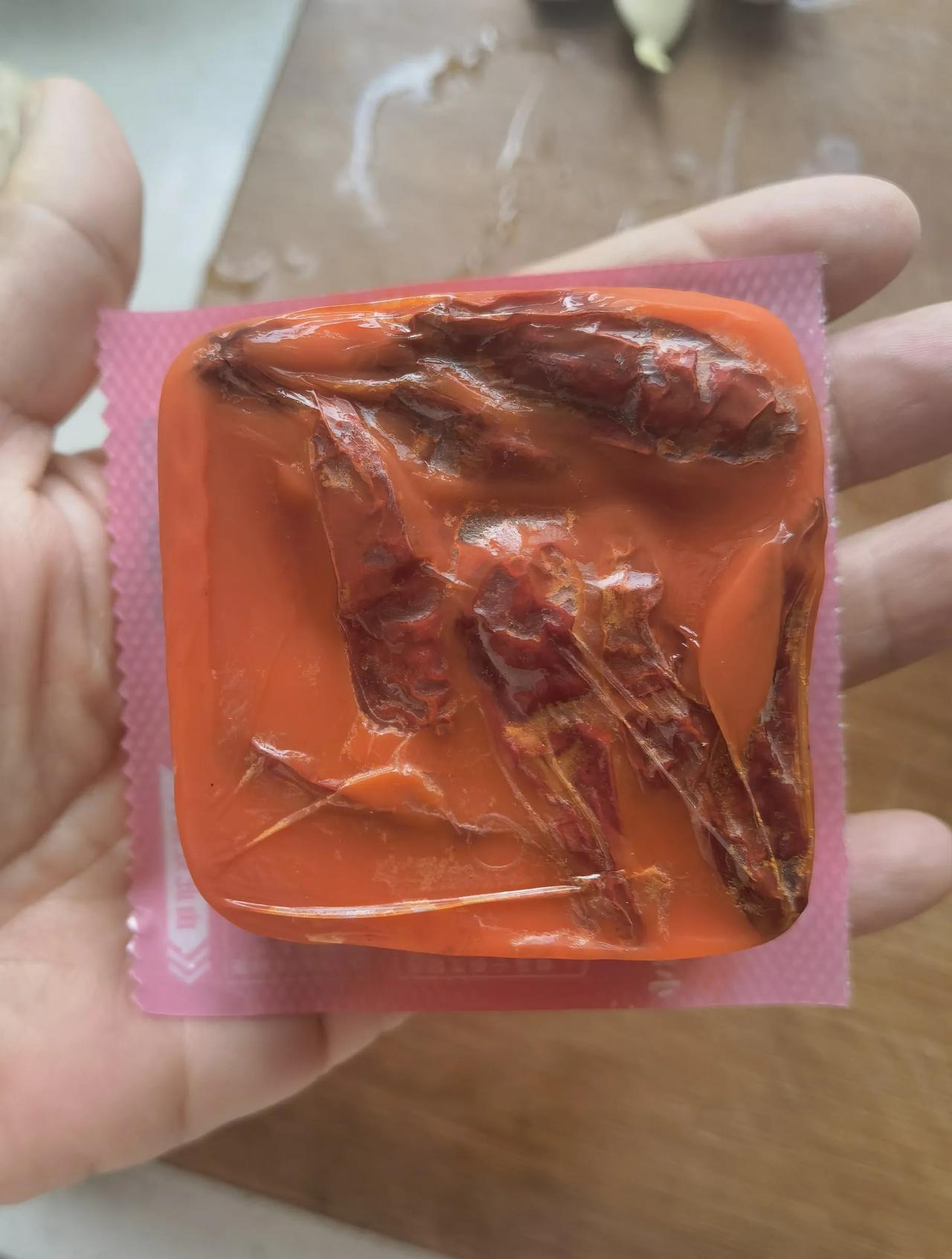 来了来了，你要的麻辣烫教程来了@心如止水必须要用到的调料：火锅底料，芝麻酱，