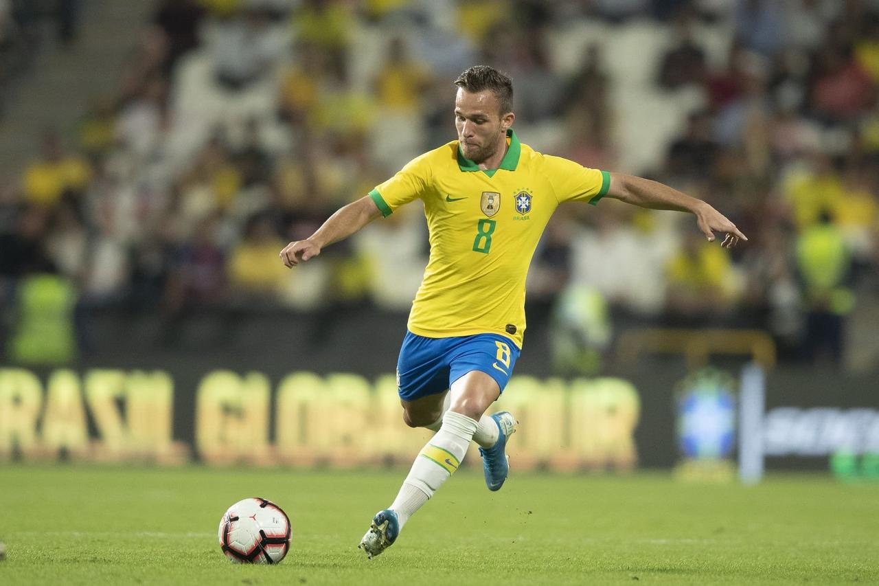 【阿图尔：在尤文我没能充分展现出最好的竞技水平】阿图尔：“斯帕莱蒂偏爱那些能