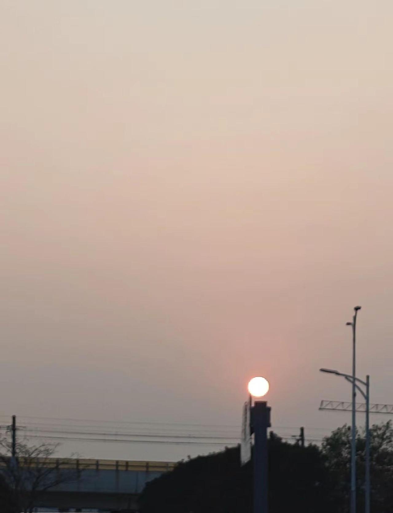 岁月静好。时光与你都很甜自由和远方