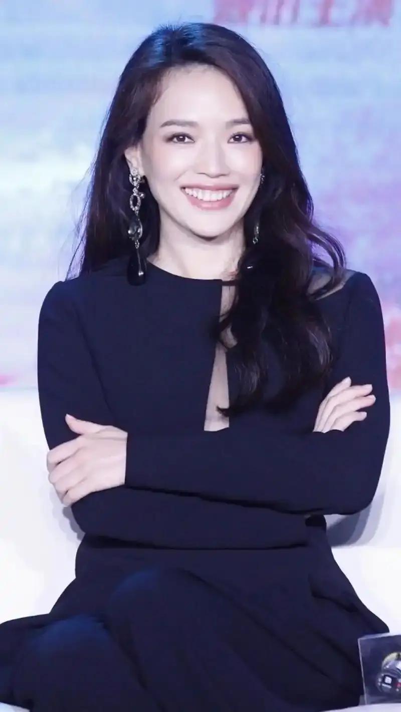 舒淇给所有男明星提了个醒，不是你长的好就可以称之为帅，而是你不但要长的好，为