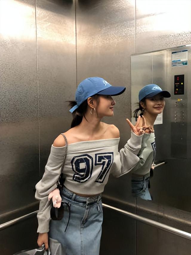 看了徐若晗3套穿搭,才发现,卫衣搭配牛仔半身裙,真的显大气!