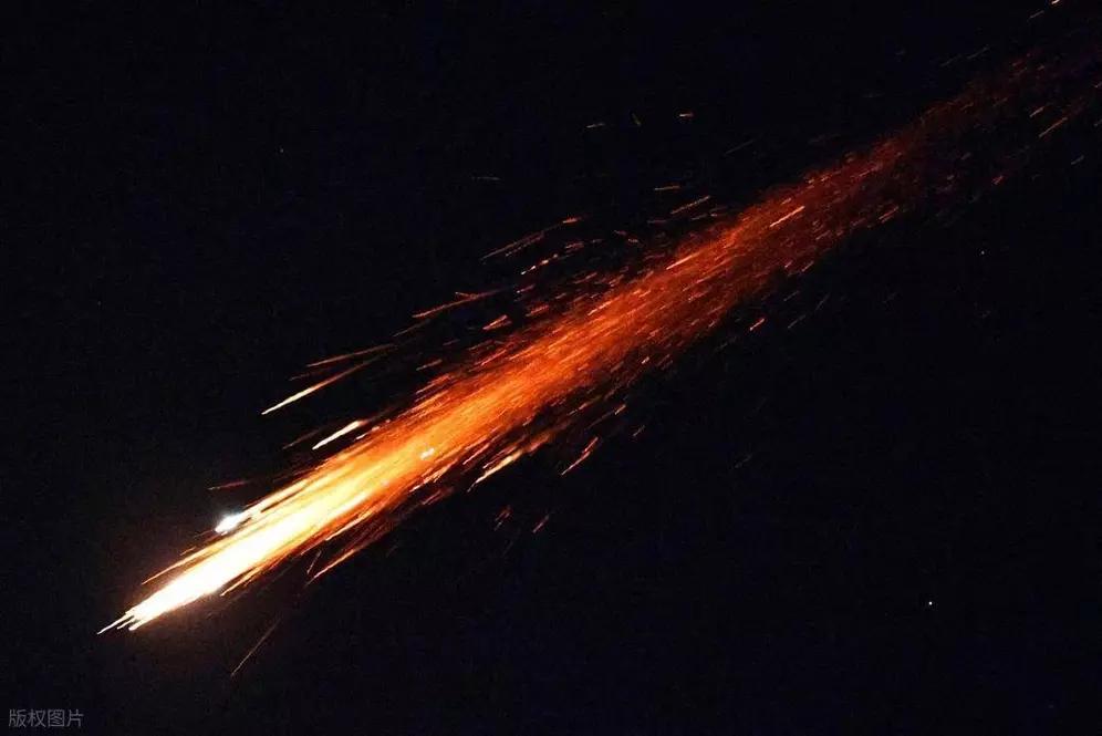 中东警报拉响！美国紧急补弹，美以要对伊朗发动更大行动？中东局势彻底失控，