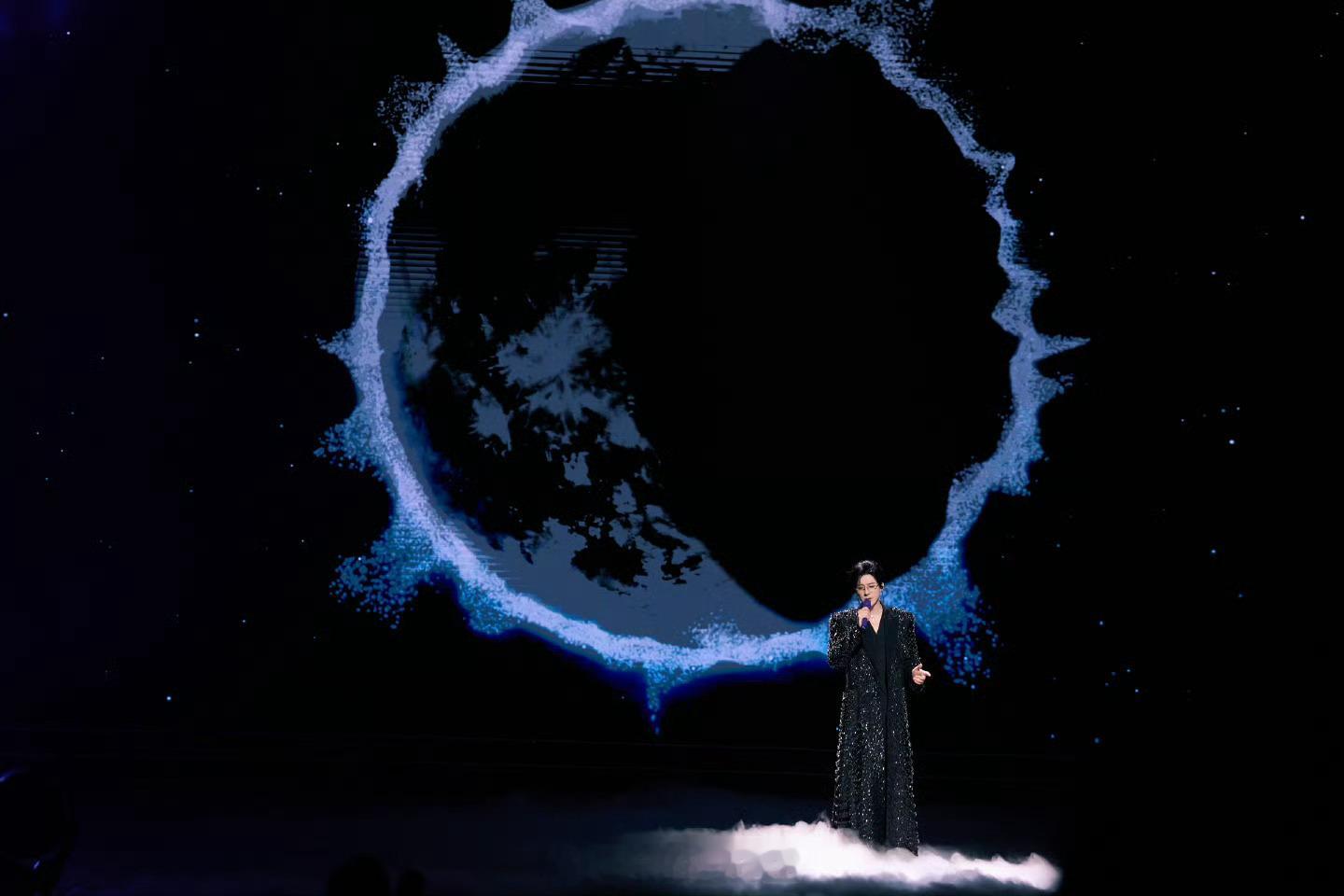 摩登兄弟“哪有什么一夜成名，所有的荣耀背后，都是历经时间的千锤百炼。”